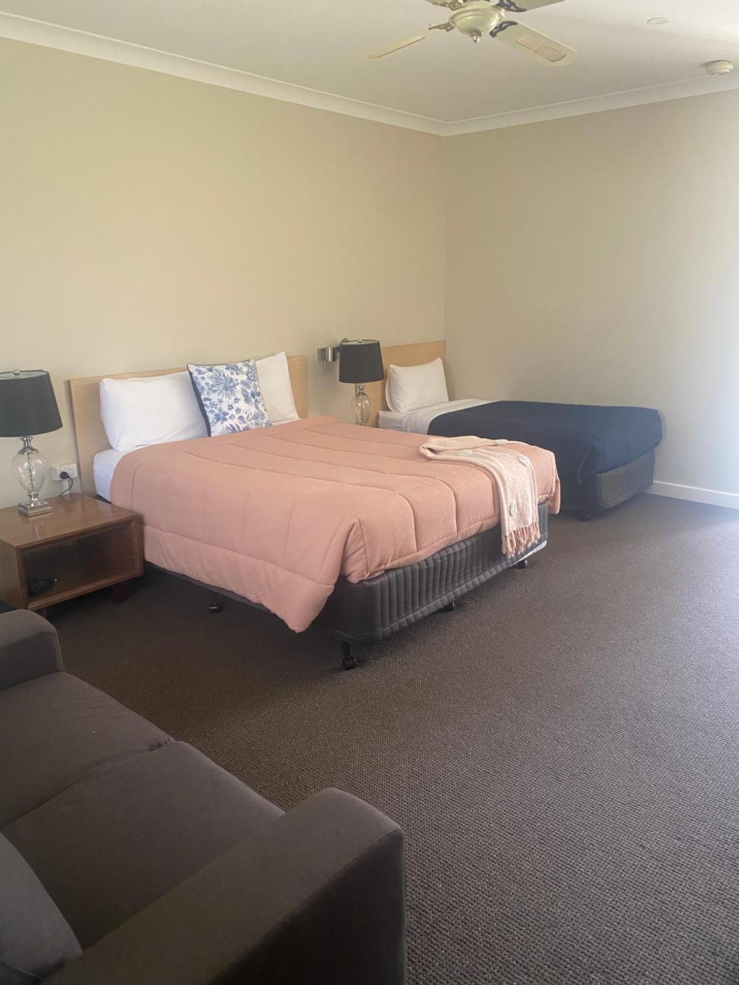 Tumbarumba Motel & Elms Restaurant Eksteriør billede